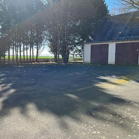 Le Cabaret Paisible Avec Piscine Villa Montierchaume Bagian luar foto