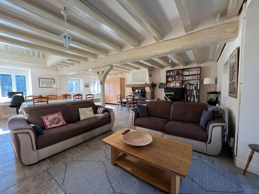 Le Cabaret Paisible Avec Piscine Villa Montierchaume Bagian luar foto